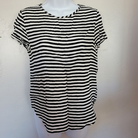 H&M Black & White Striped Blouse Short Sleeve Sz US 4 Keyhole Button Back Shirt - Picture 1 of 5
